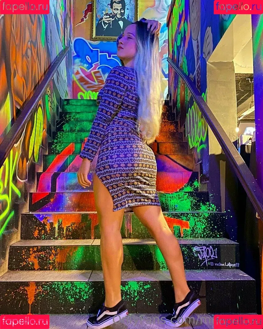 miawhitez Onlyfans Photo Gallery 