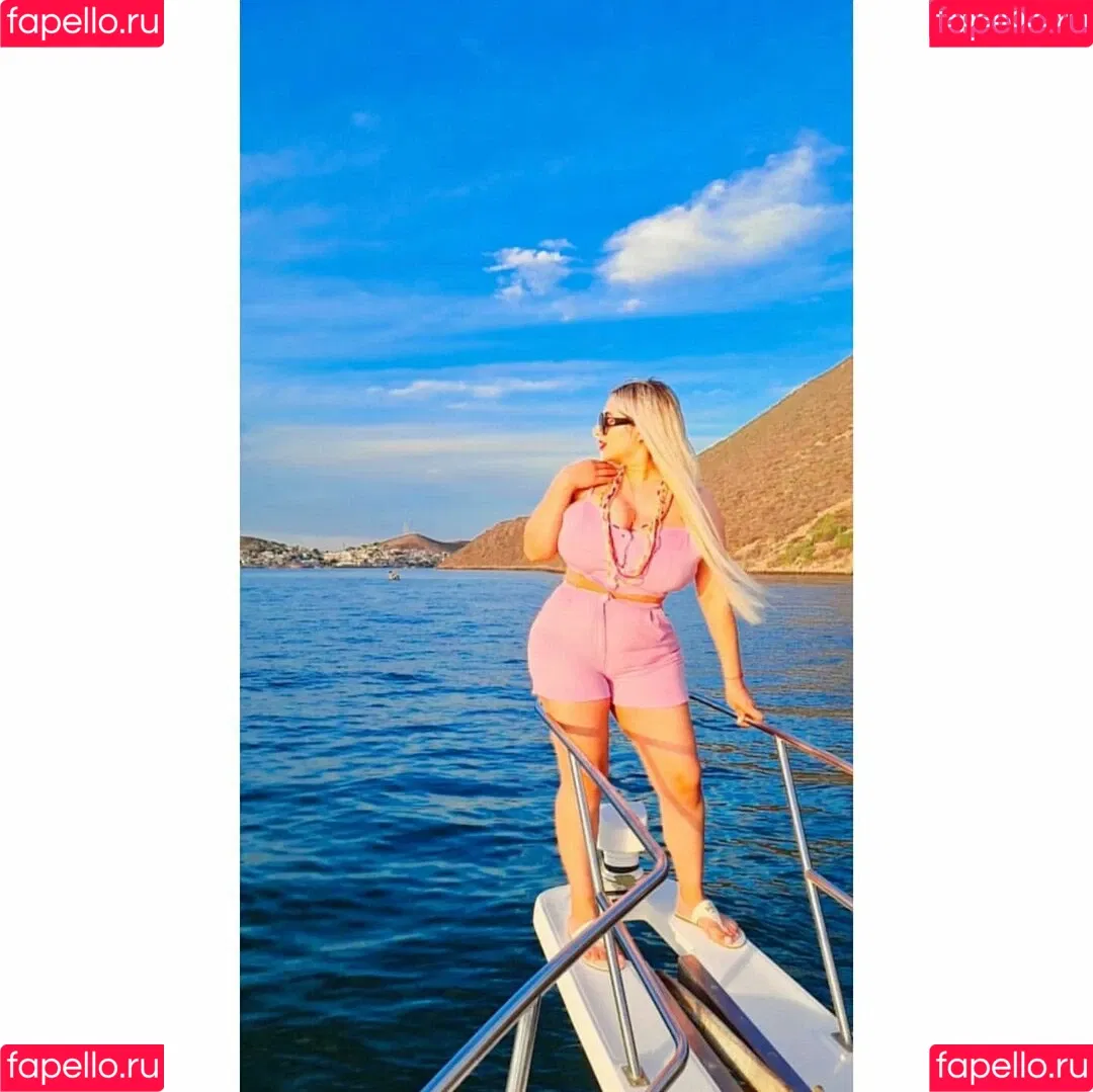 Jazmin Gurrola Onlyfans Photo Gallery 