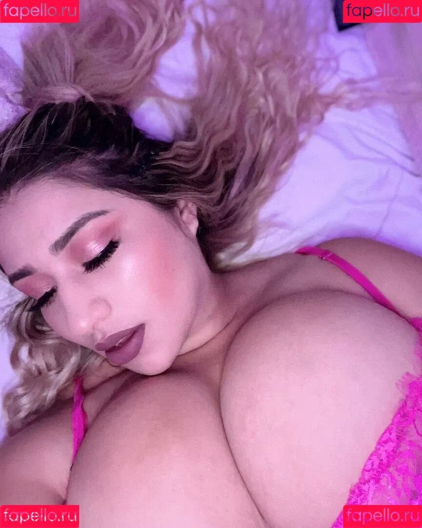 Jazmin Gurrola Onlyfans Photo Gallery 