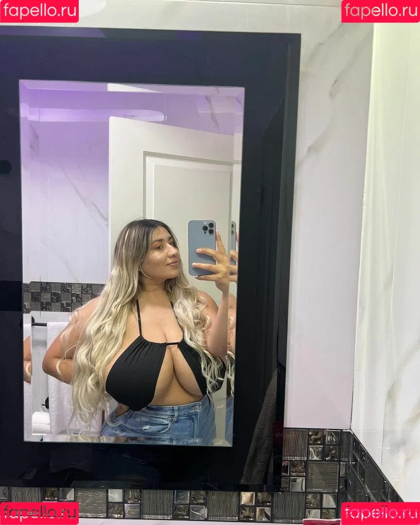 Jazmin Gurrola Onlyfans Photo Gallery 