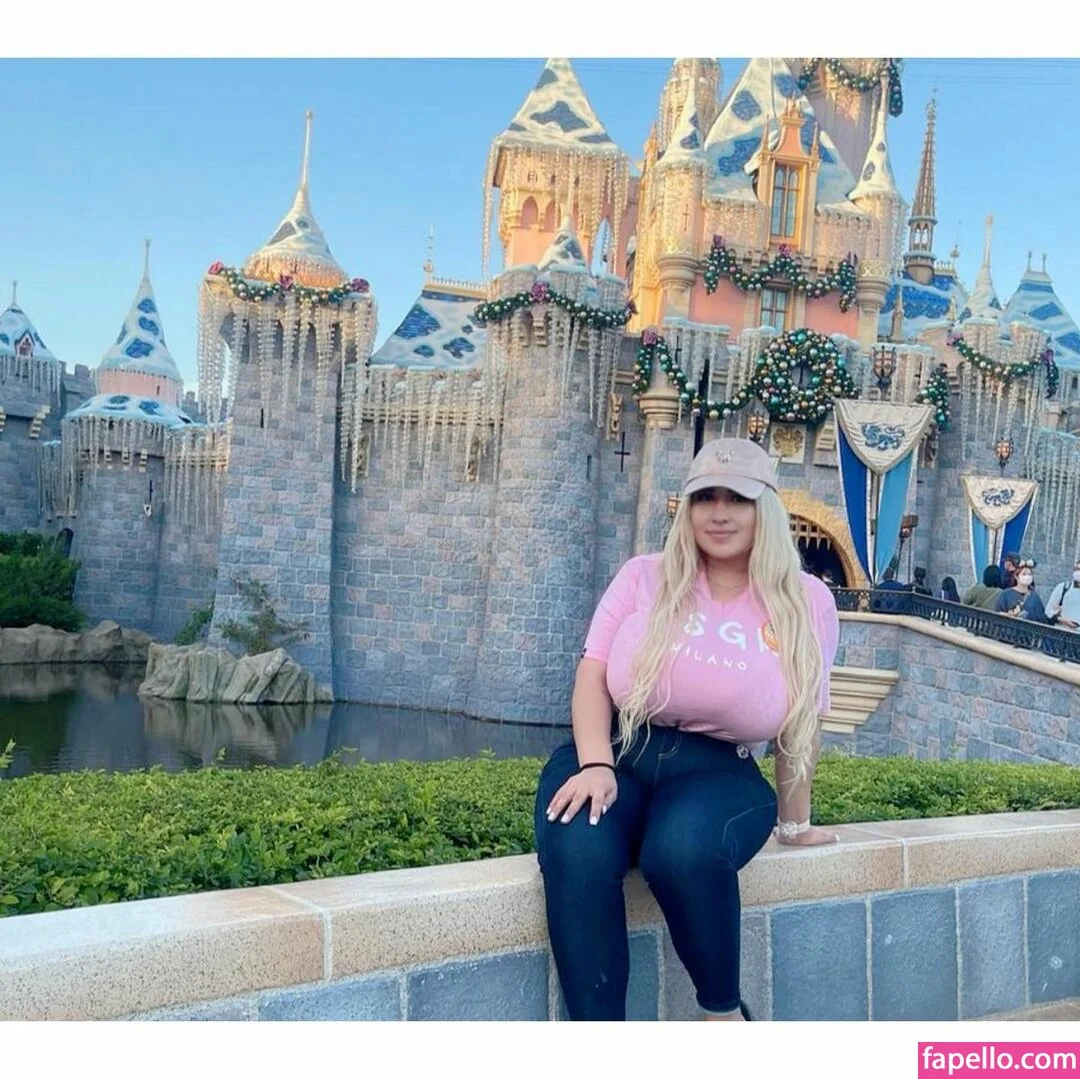 Jazmin Gurrola Onlyfans Photo Gallery 