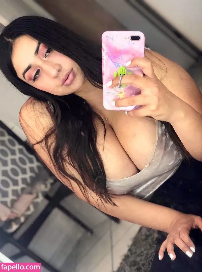 Jazmin Gurrola Onlyfans Photo Gallery 
