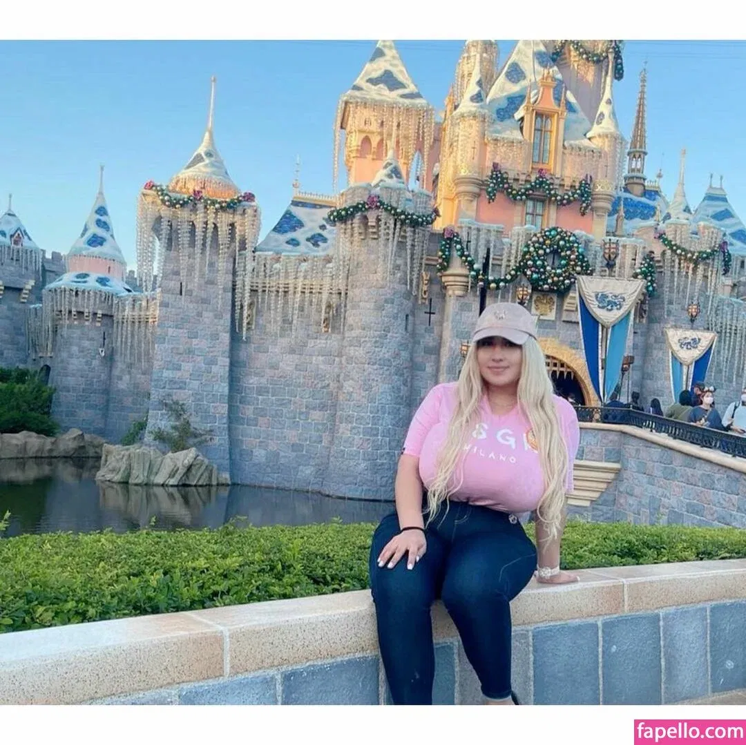 Jazmin Gurrola Onlyfans Photo Gallery 