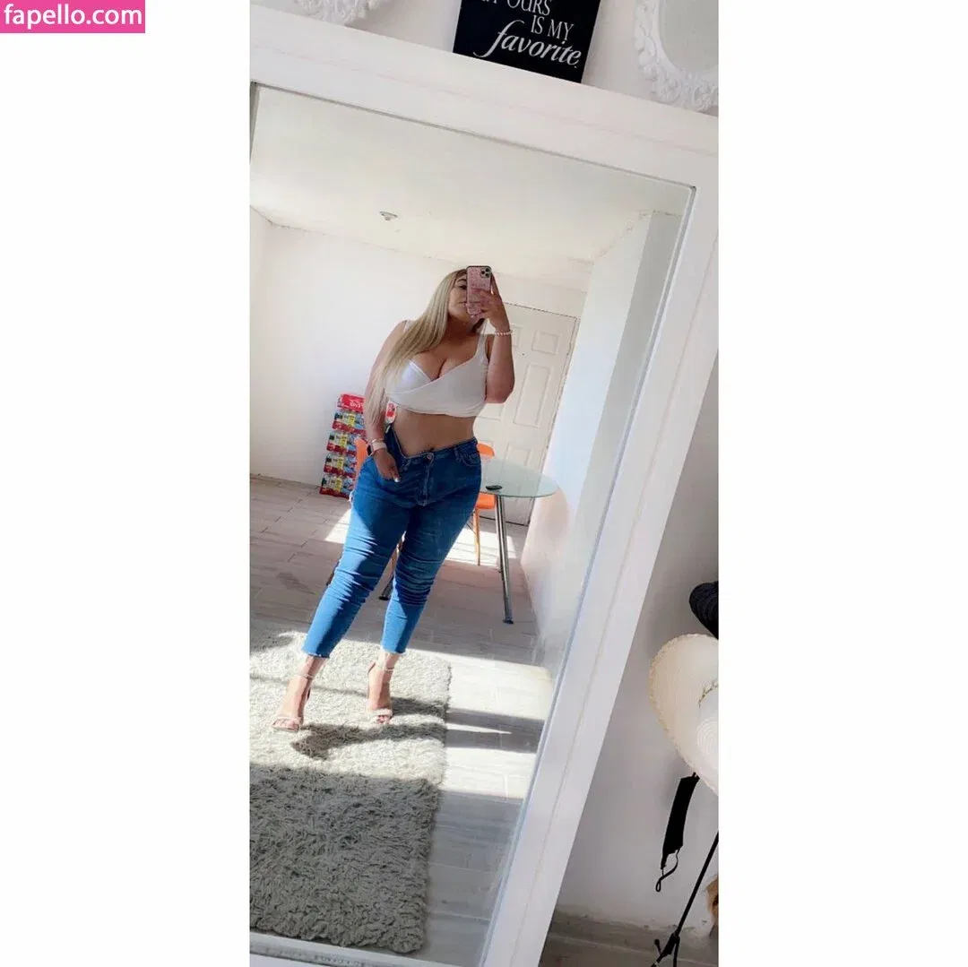 Jazmin Gurrola Onlyfans Photo Gallery 