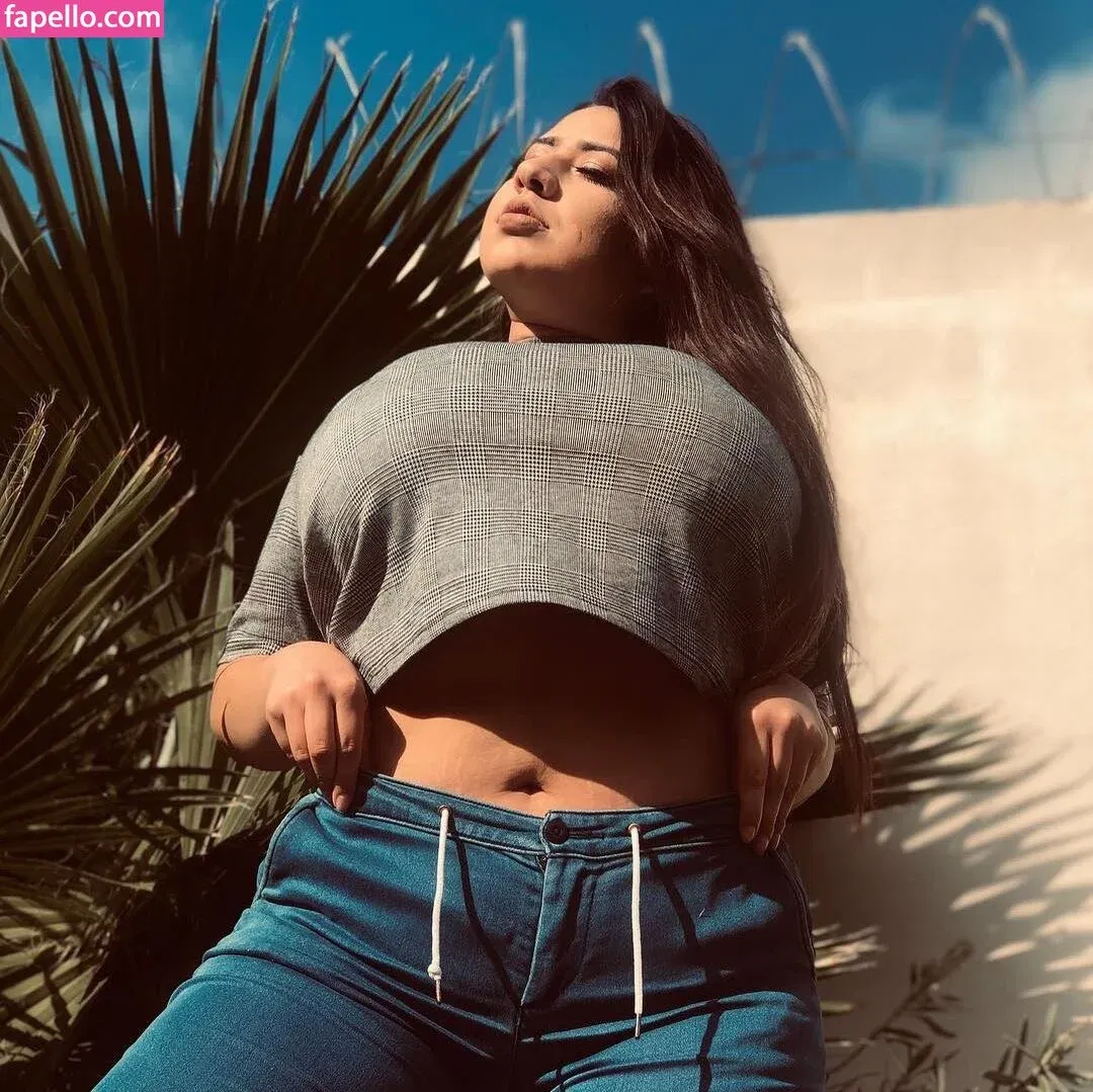 Jazmin Gurrola Onlyfans Photo Gallery 