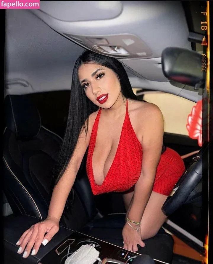 Jazmin Gurrola Onlyfans Photo Gallery 