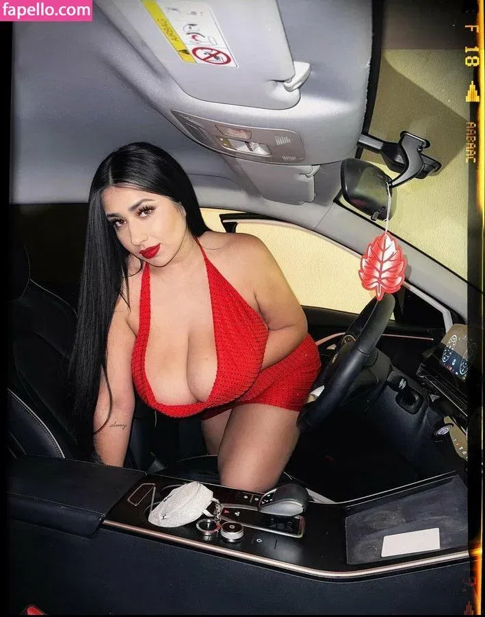 Jazmin Gurrola Onlyfans Photo Gallery 