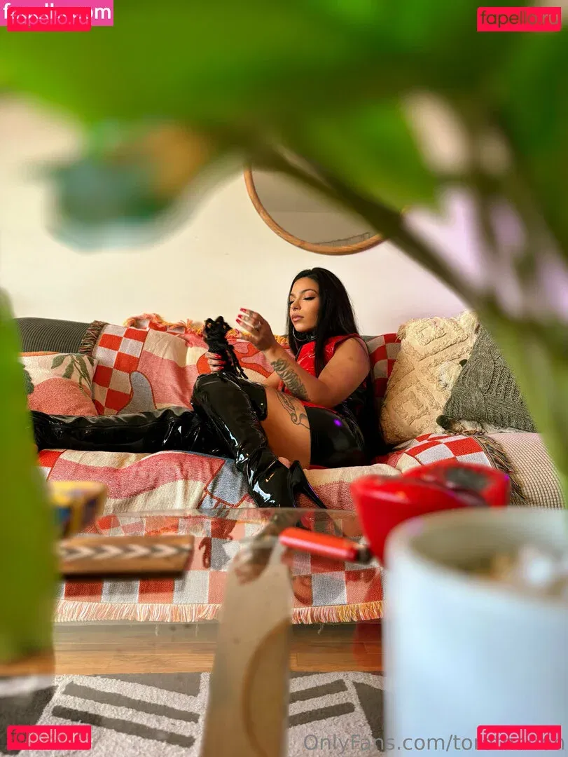 torothadon Onlyfans Photo Gallery 