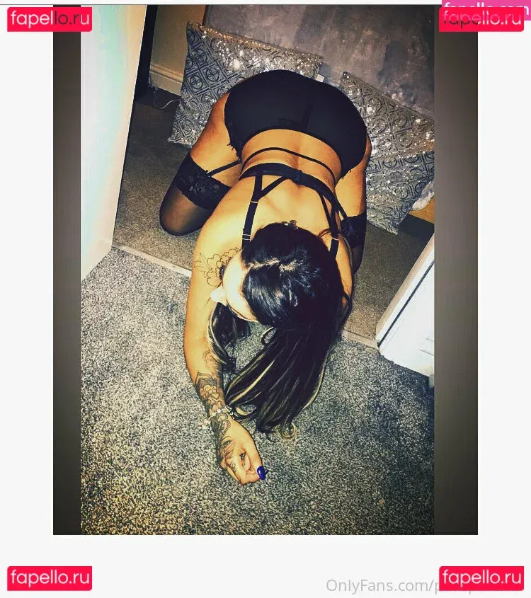 hotnaughtygirlfriend1 Onlyfans Photo Gallery 