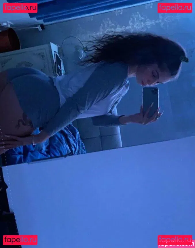 Izzy Lewis Onlyfans Photo Gallery 