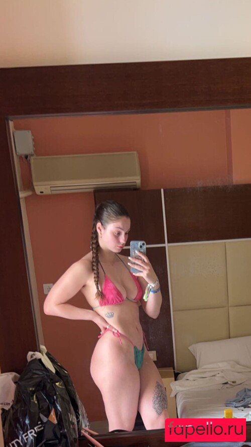 Izzy Lewis Nude Onlyfans Photo 5
