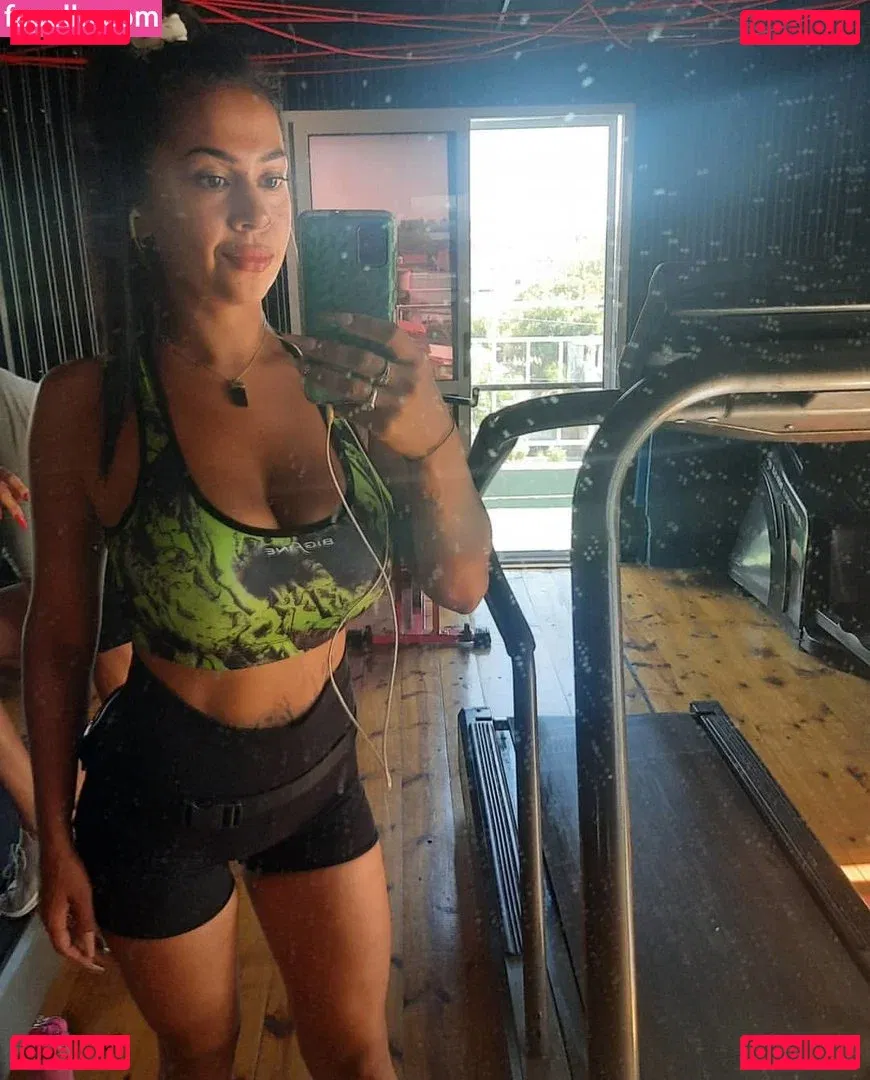 Gloria Gonzalez Onlyfans Photo Gallery 