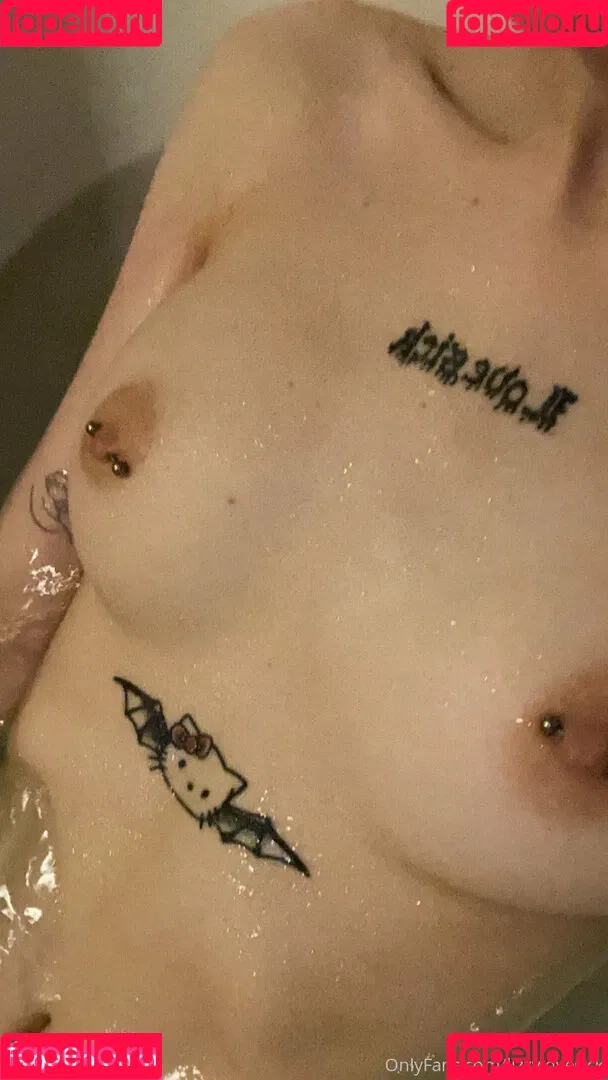 lizzylovesick Onlyfans Photo Gallery 