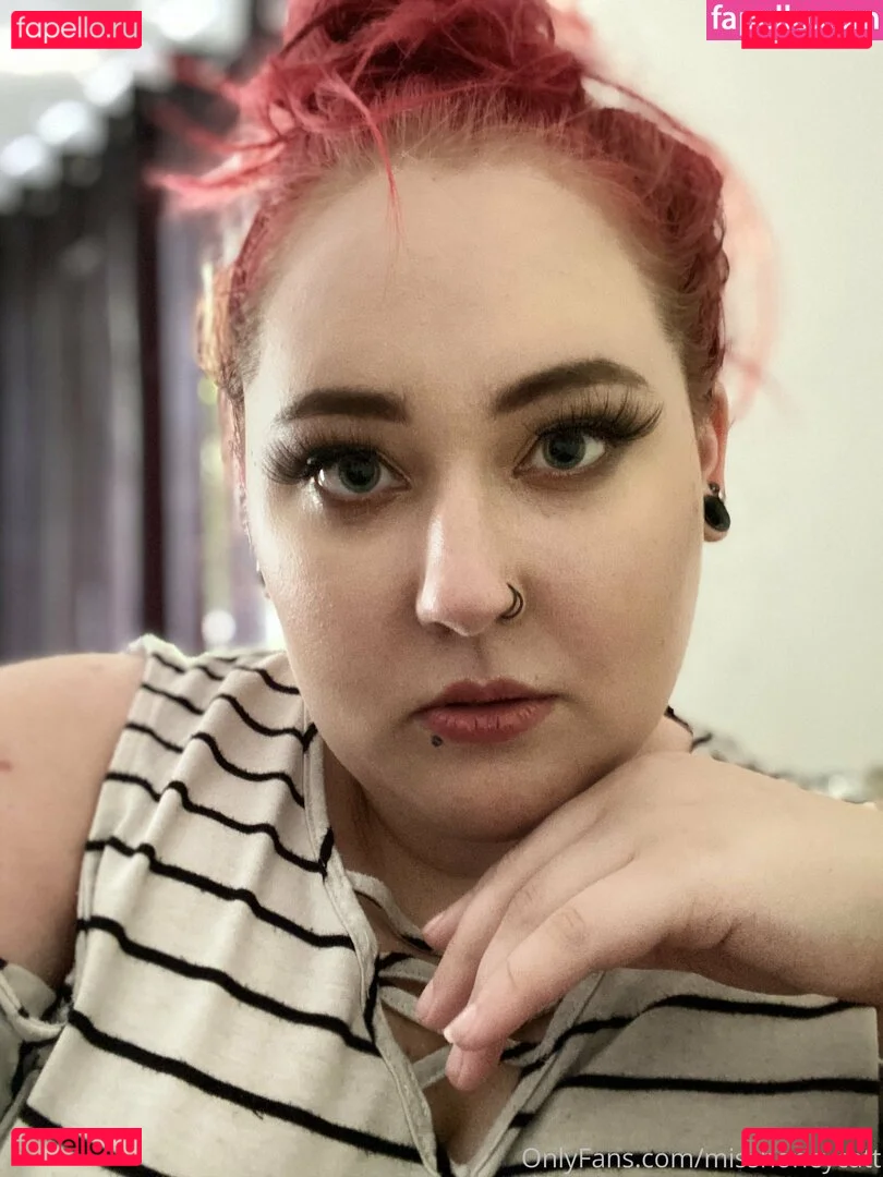 misshoneycatt Onlyfans Photo Gallery 