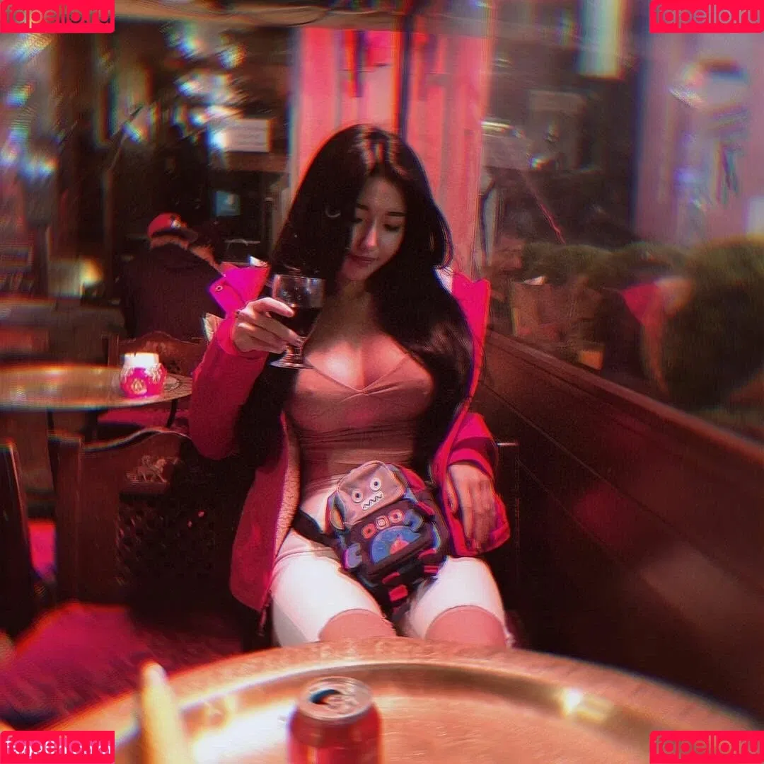 Duyenn Hipp Onlyfans Photo Gallery 