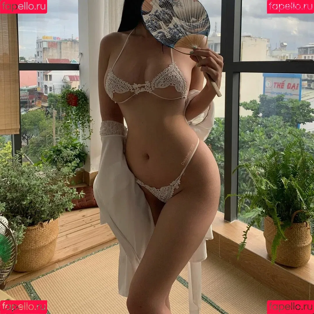 Duyenn Hipp Onlyfans Photo Gallery 