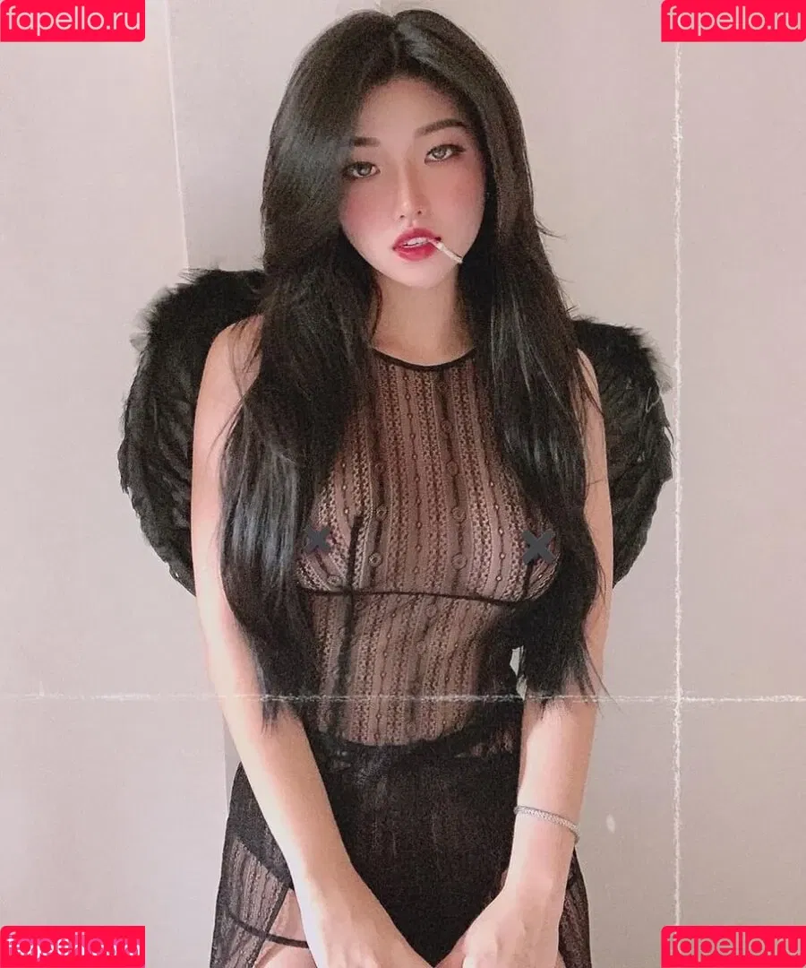 Duyenn Hipp Onlyfans Photo Gallery 