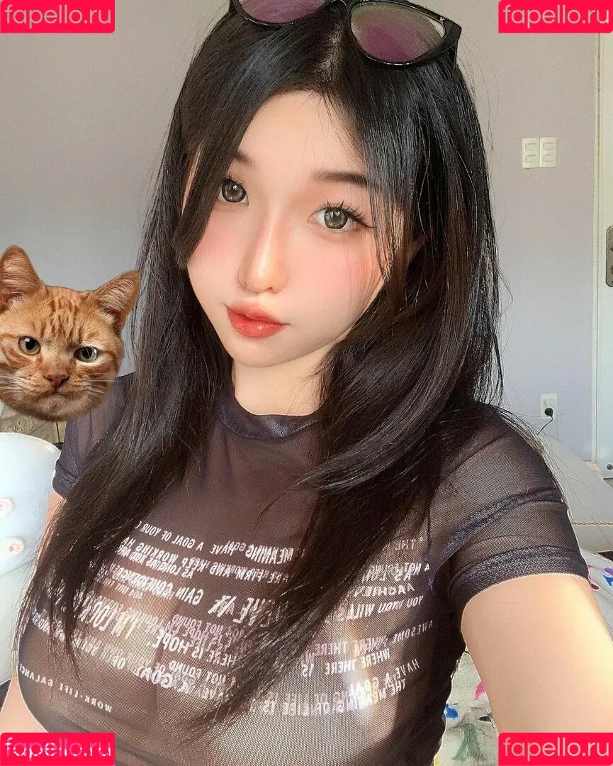 Duyenn Hipp Onlyfans Photo Gallery 