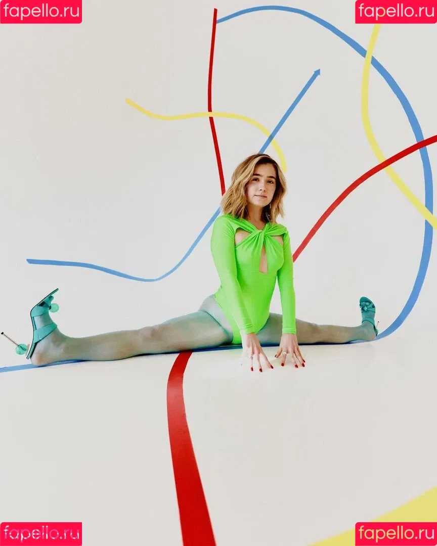 Haley Lu Richardson Onlyfans Photo Gallery 