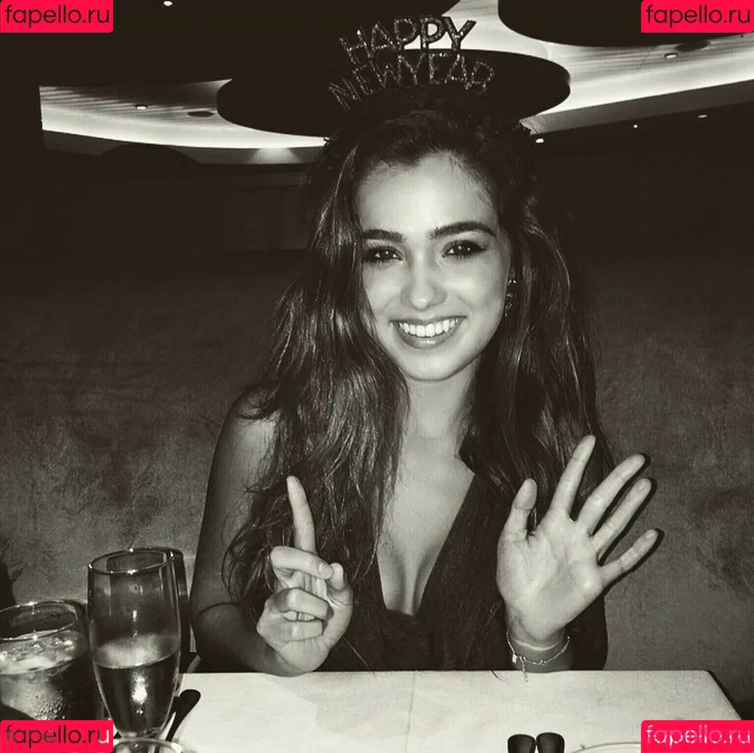 Haley Lu Richardson Onlyfans Photo Gallery 