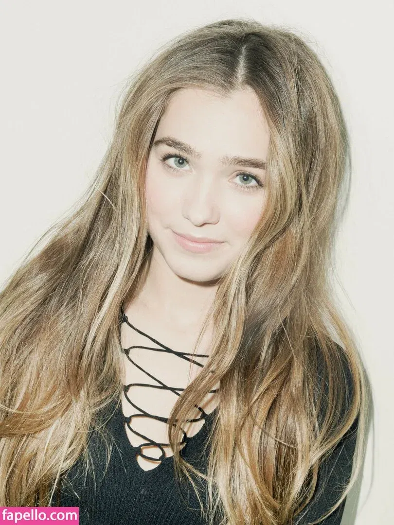 Haley Lu Richardson Onlyfans Photo Gallery 