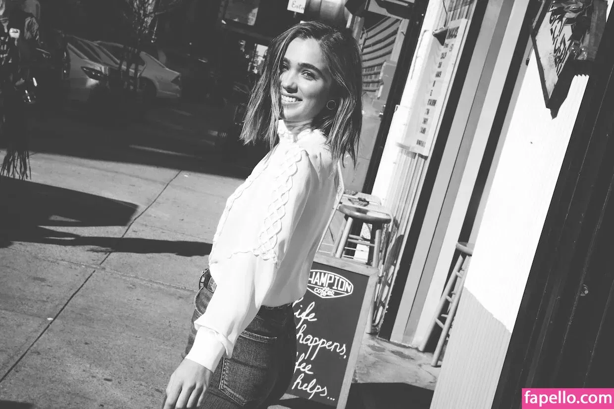 Haley Lu Richardson Onlyfans Photo Gallery 