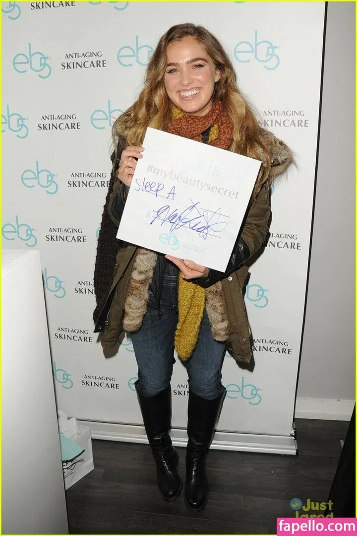 Haley Lu Richardson Onlyfans Photo Gallery 