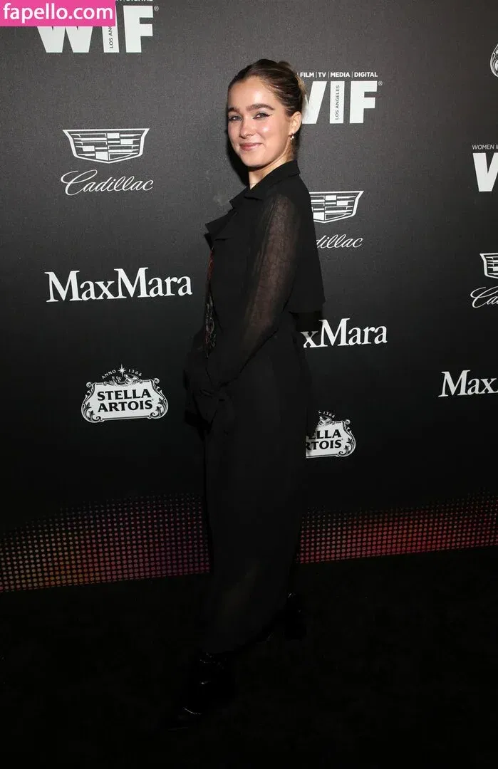 Haley Lu Richardson Onlyfans Photo Gallery 