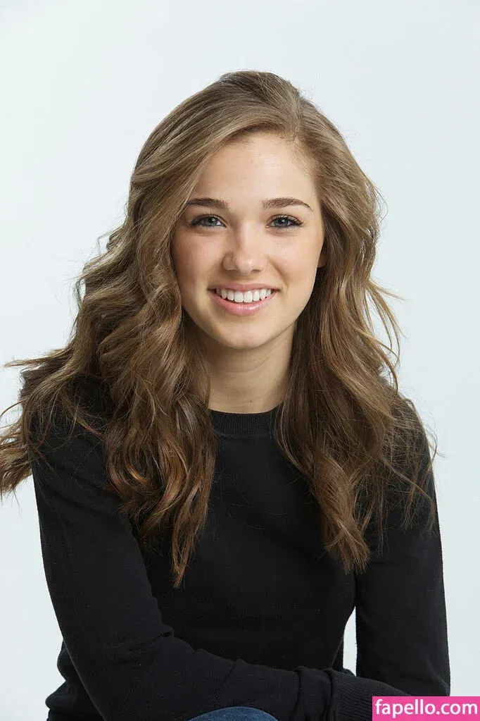 Haley Lu Richardson Onlyfans Photo Gallery 