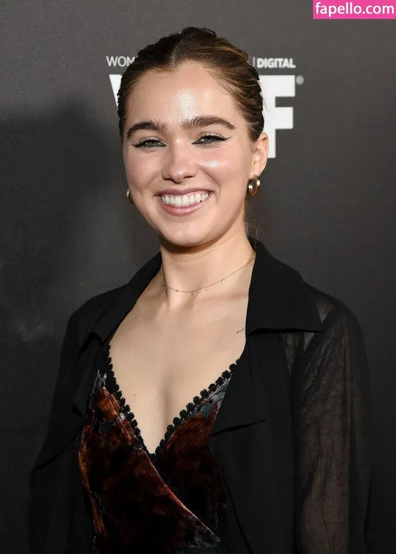 Haley Lu Richardson Onlyfans Photo Gallery 