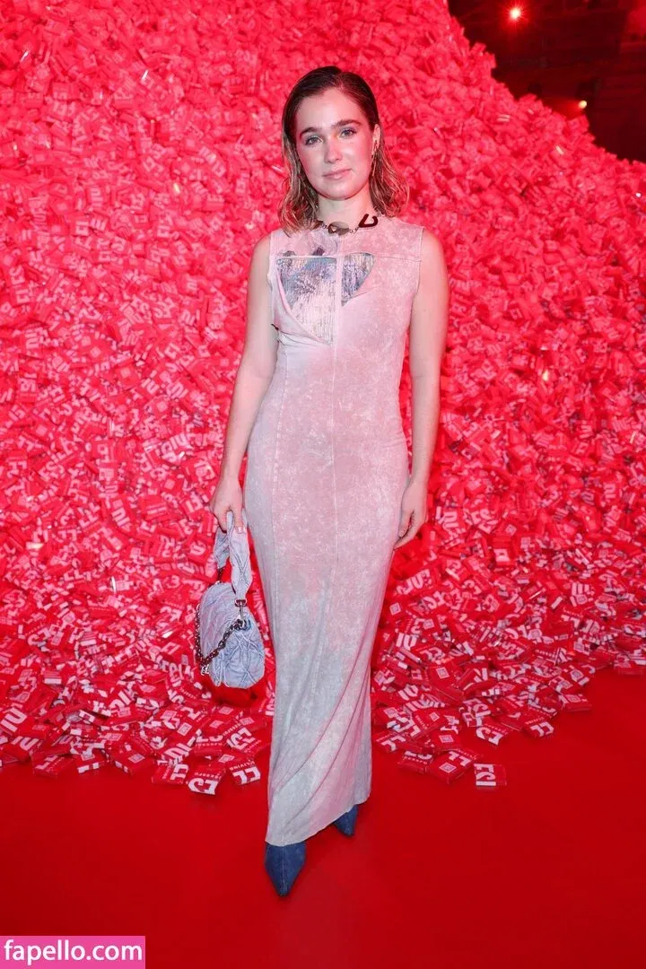 Haley Lu Richardson Onlyfans Photo Gallery 