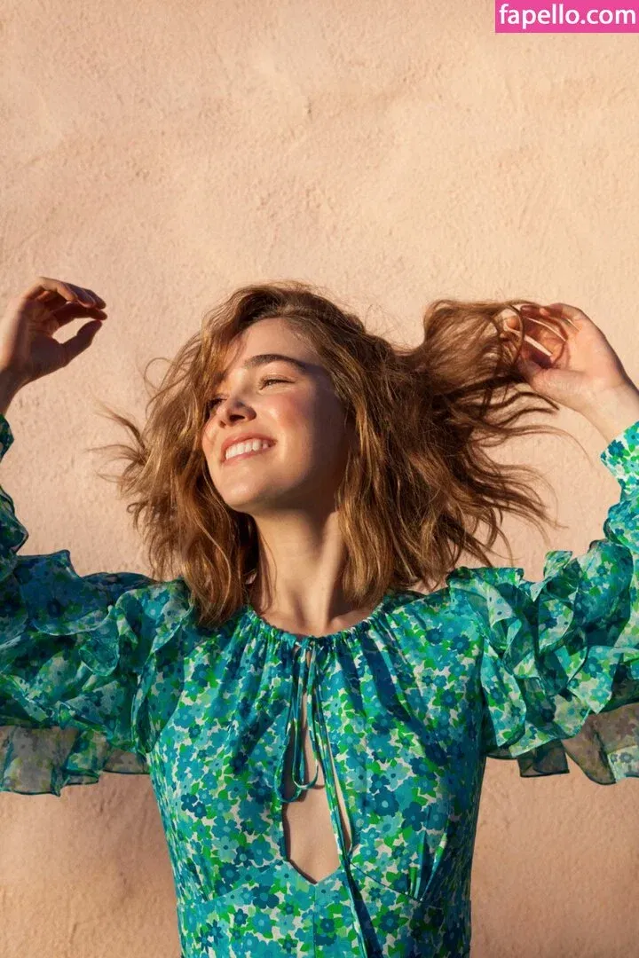 Haley Lu Richardson Onlyfans Photo Gallery 