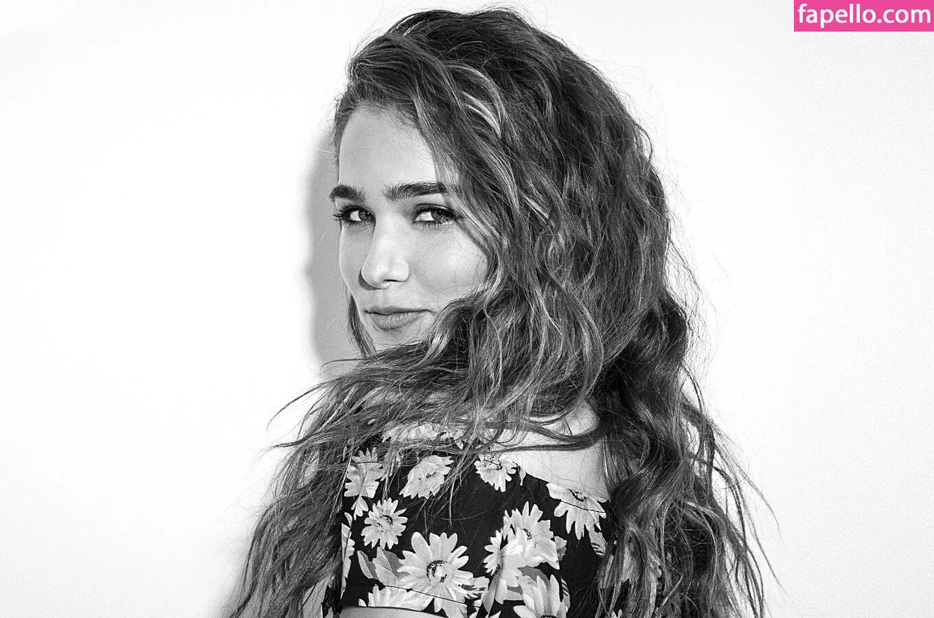 Haley Lu Richardson Onlyfans Photo Gallery 