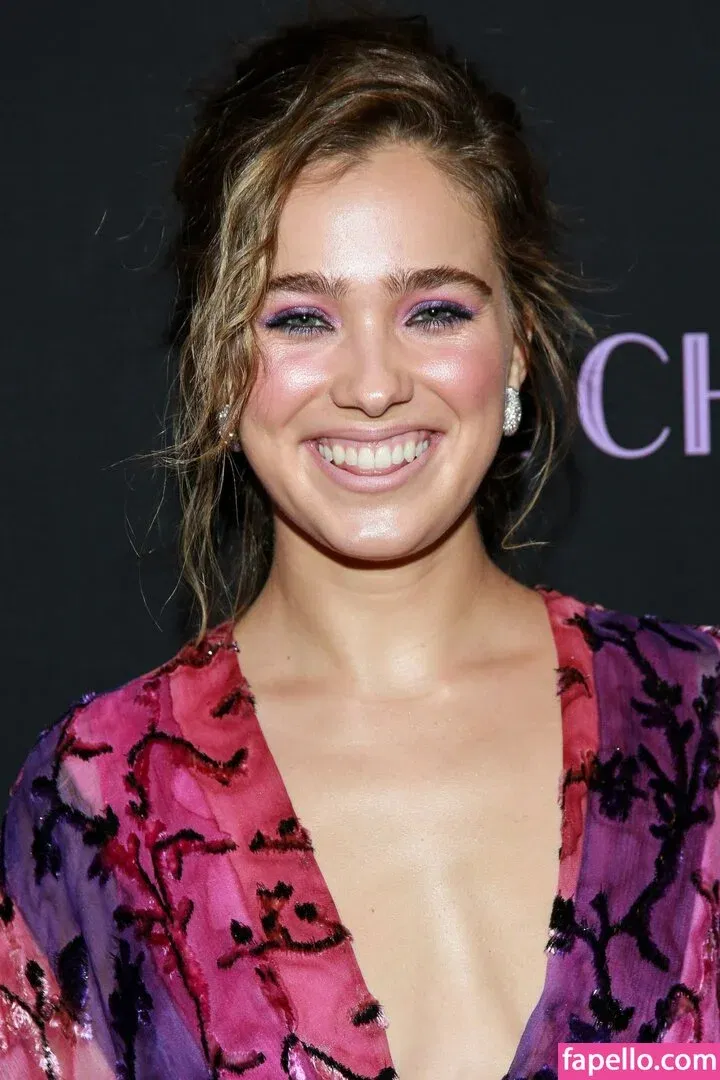 Haley Lu Richardson Onlyfans Photo Gallery 
