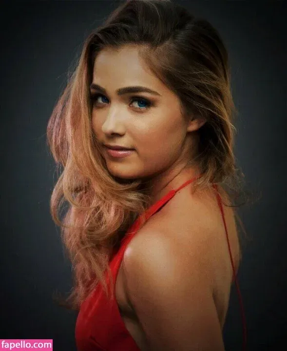 Haley Lu Richardson Onlyfans Photo Gallery 