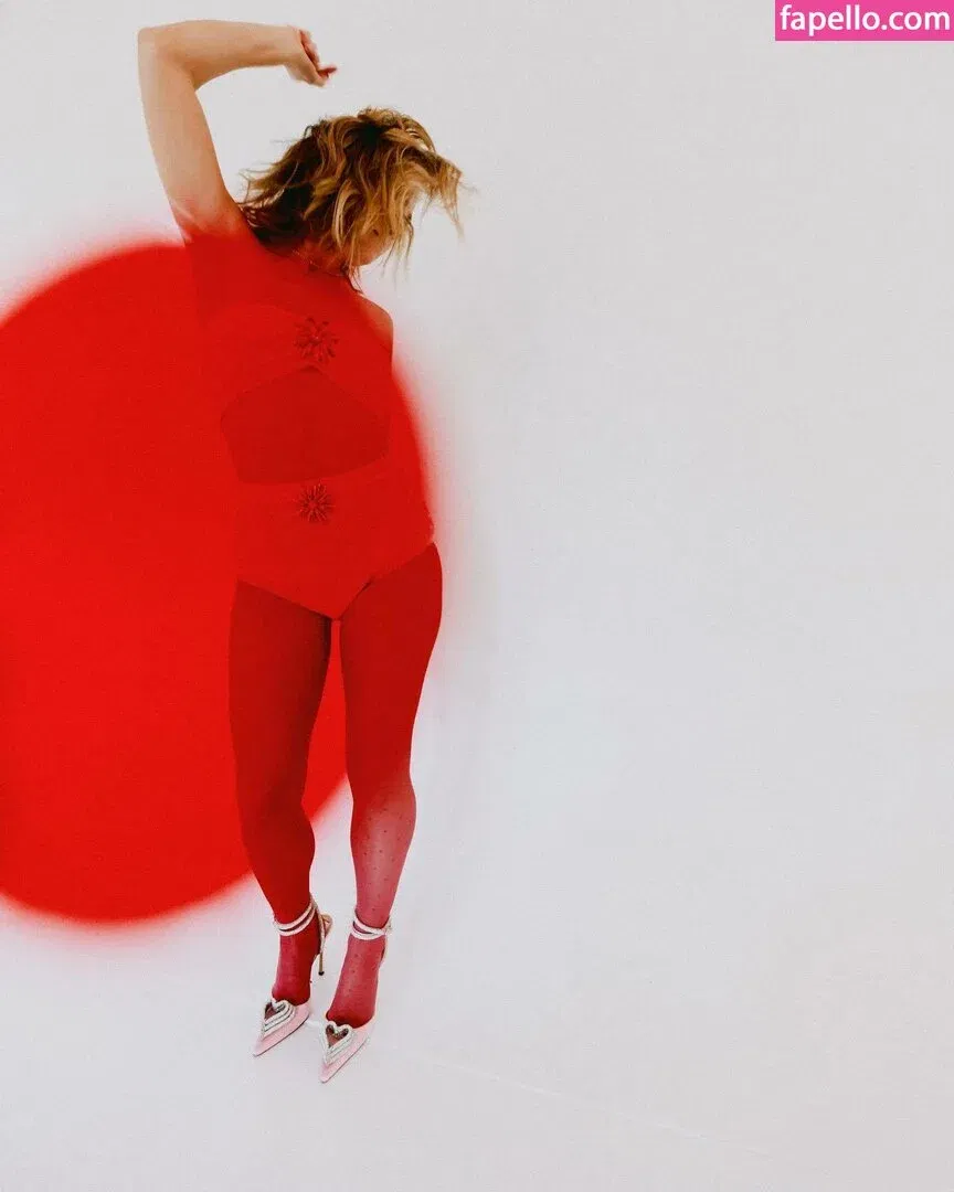 Haley Lu Richardson Onlyfans Photo Gallery 