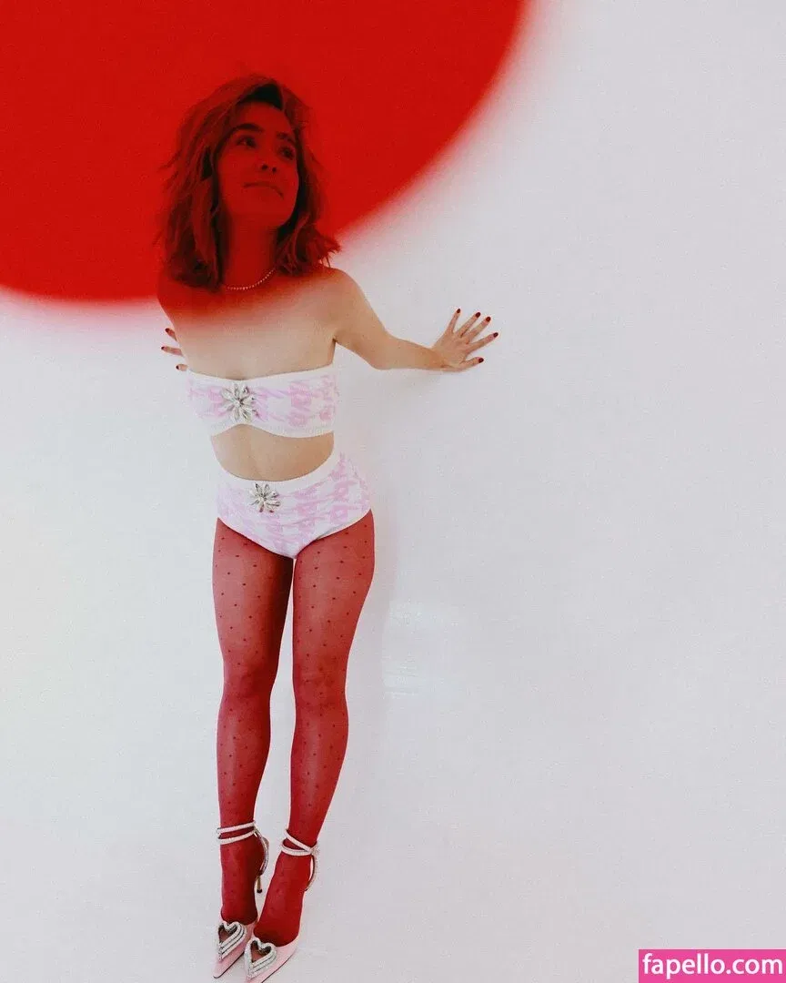 Haley Lu Richardson Onlyfans Photo Gallery 