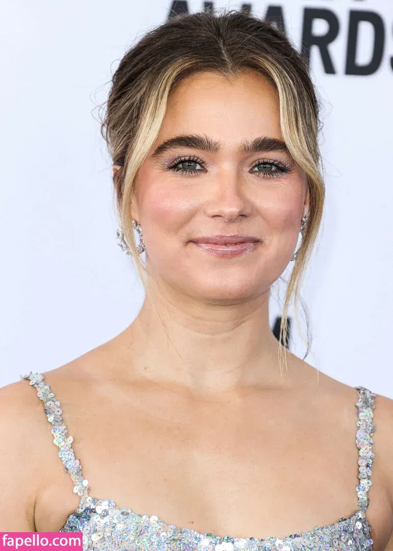 Haley Lu Richardson Onlyfans Photo Gallery 