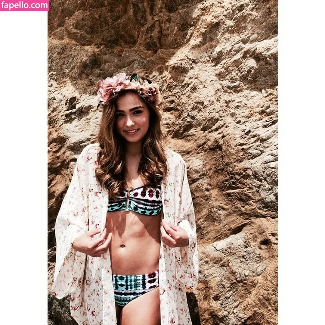 Haley Lu Richardson Onlyfans Photo Gallery 