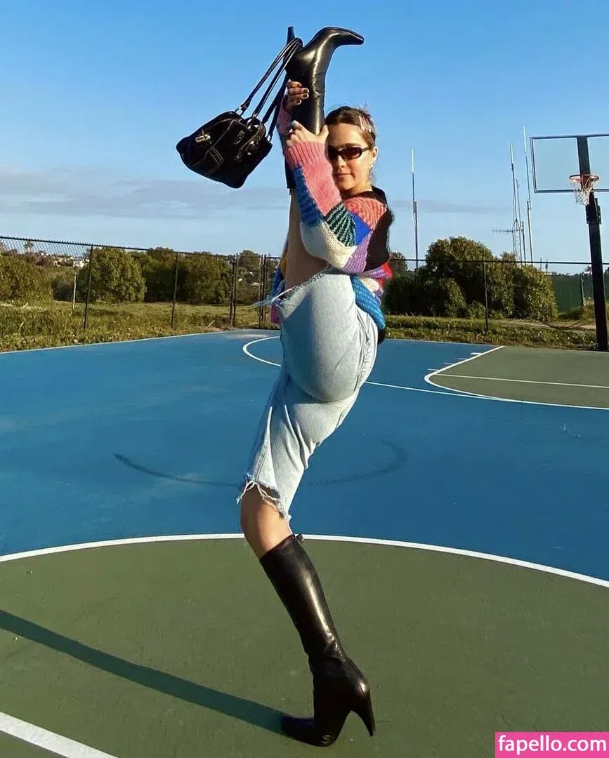 Haley Lu Richardson Onlyfans Photo Gallery 