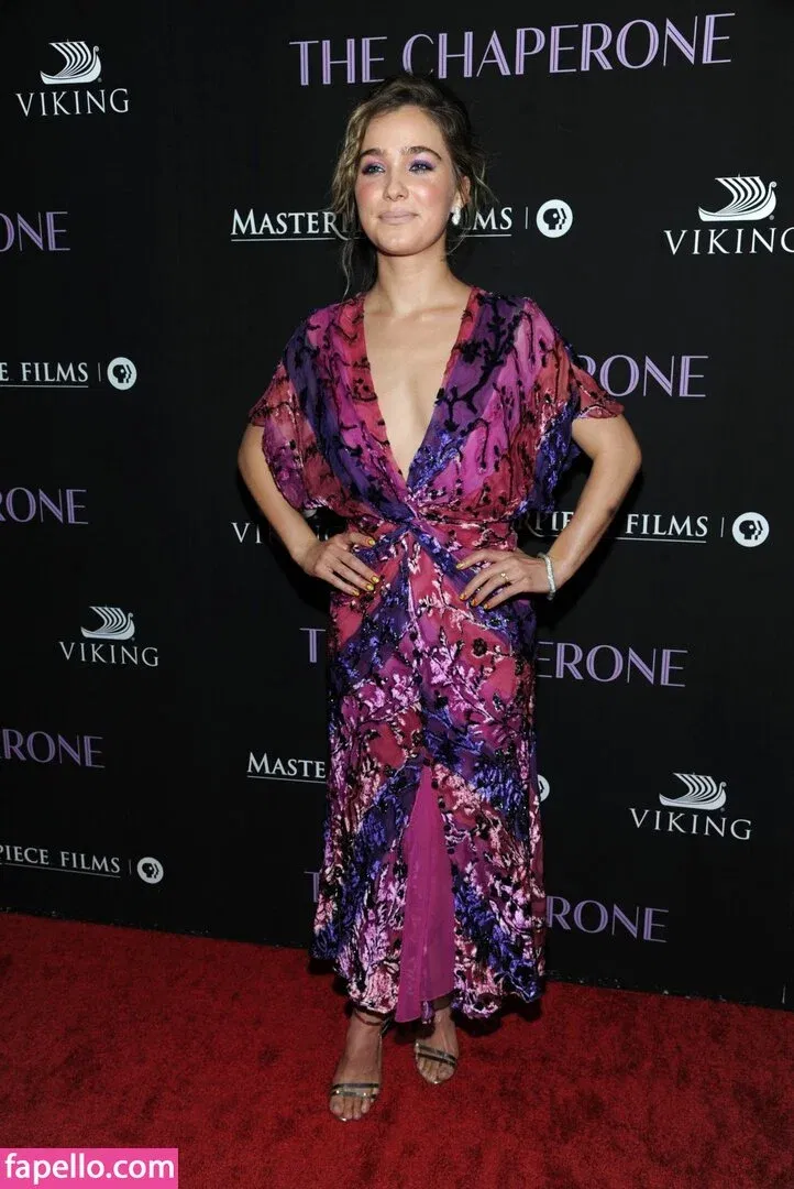 Haley Lu Richardson Onlyfans Photo Gallery 