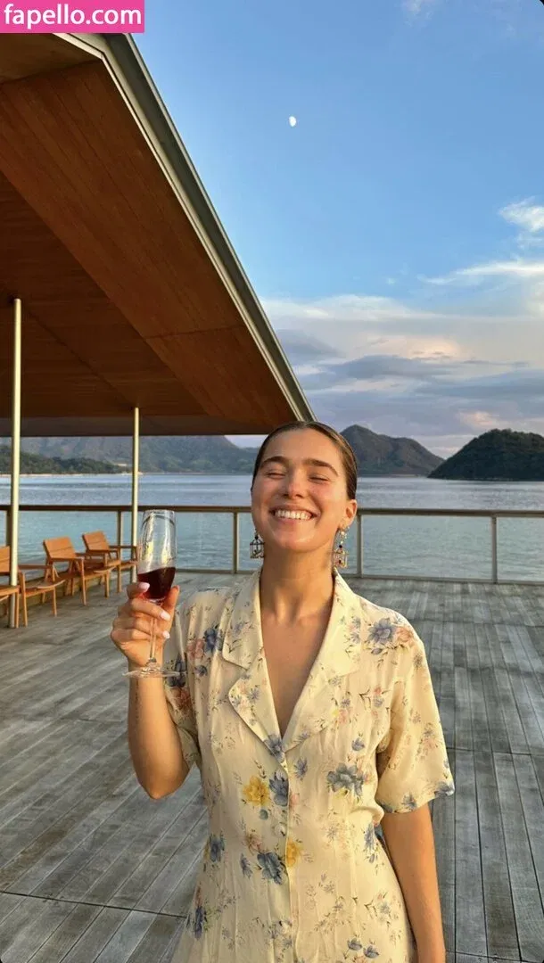 Haley Lu Richardson Onlyfans Photo Gallery 