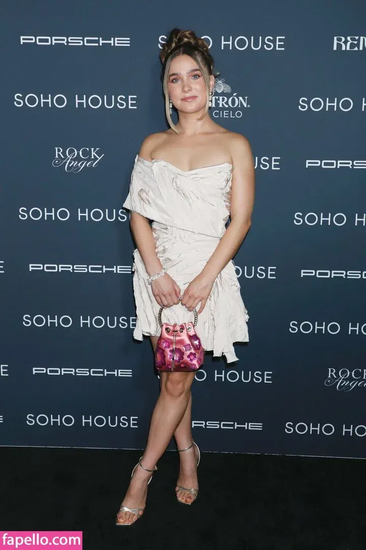 Haley Lu Richardson Onlyfans Photo Gallery 