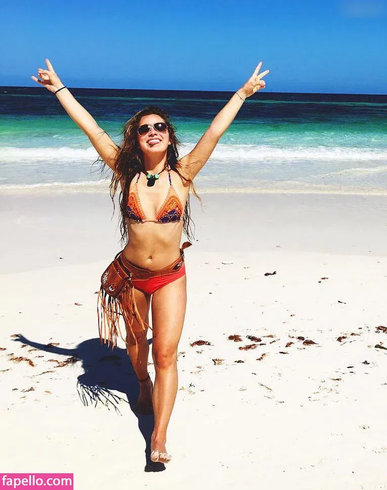 Haley Lu Richardson Onlyfans Photo Gallery 