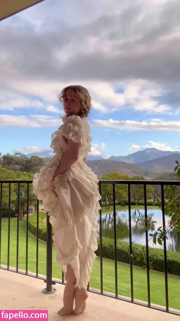 Haley Lu Richardson Onlyfans Photo Gallery 