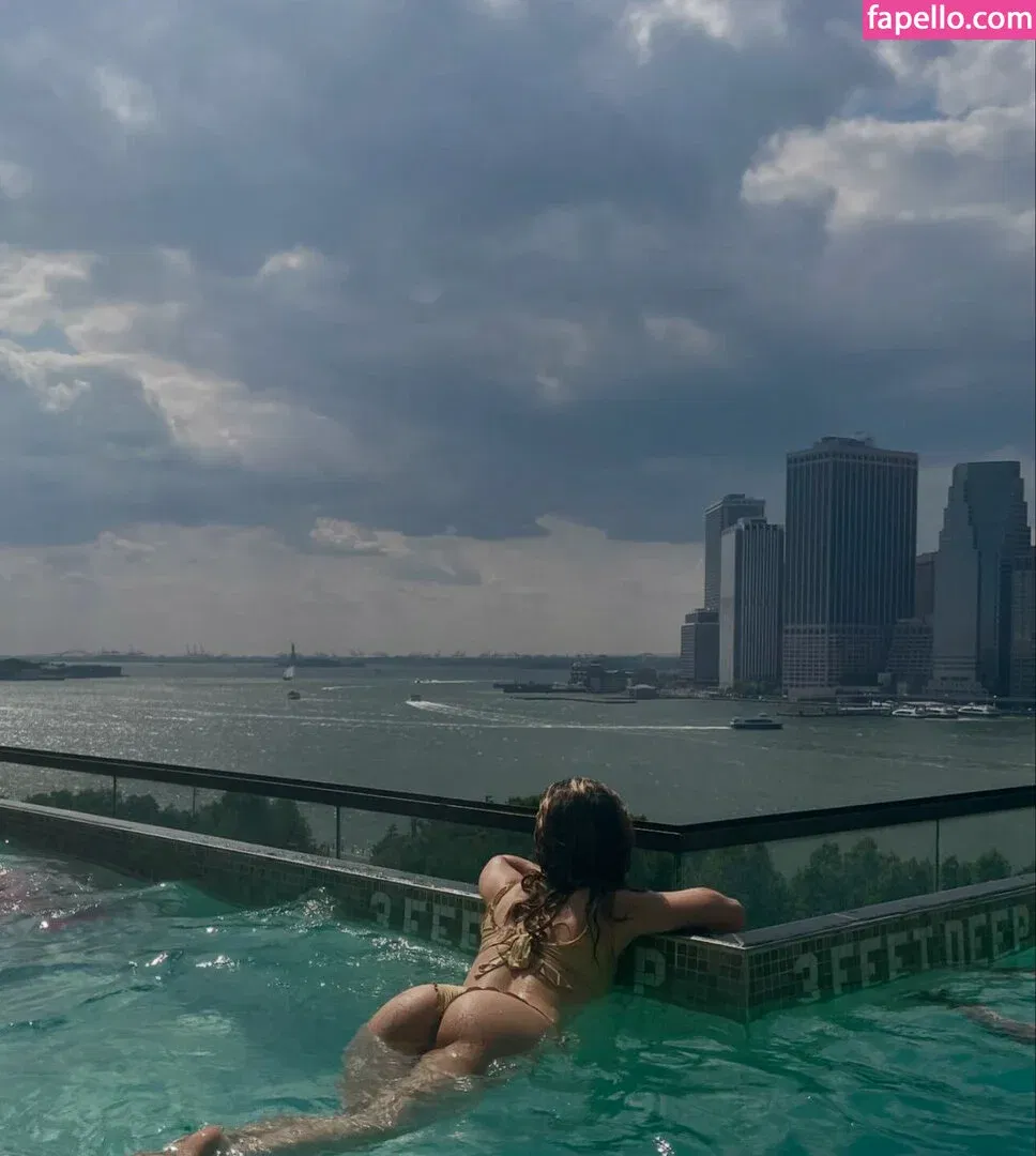 Haley Lu Richardson Onlyfans Photo Gallery 