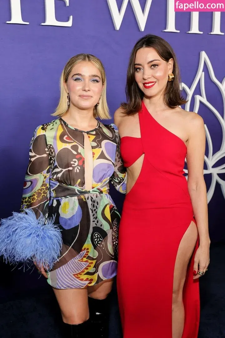 Haley Lu Richardson Onlyfans Photo Gallery 