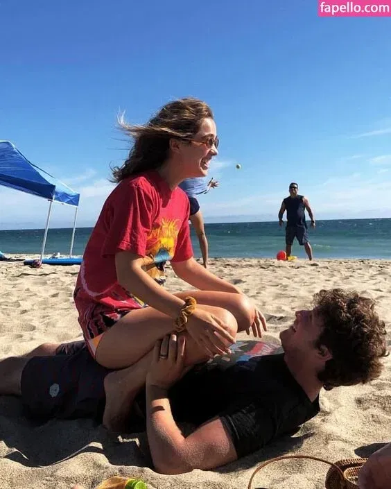 Haley Lu Richardson Onlyfans Photo Gallery 