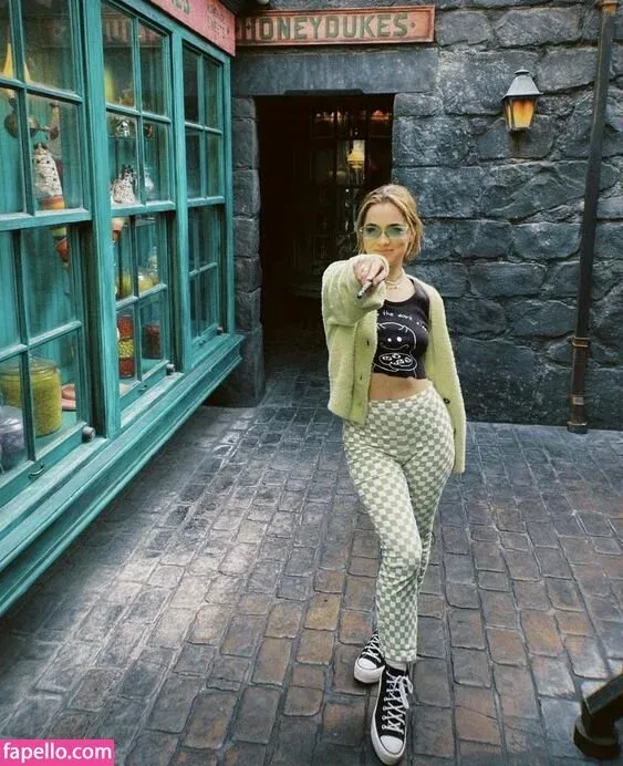 Haley Lu Richardson Onlyfans Photo Gallery 