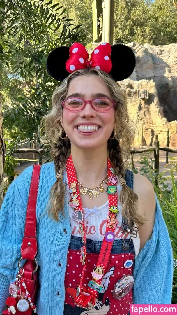 Haley Lu Richardson Onlyfans Photo Gallery 